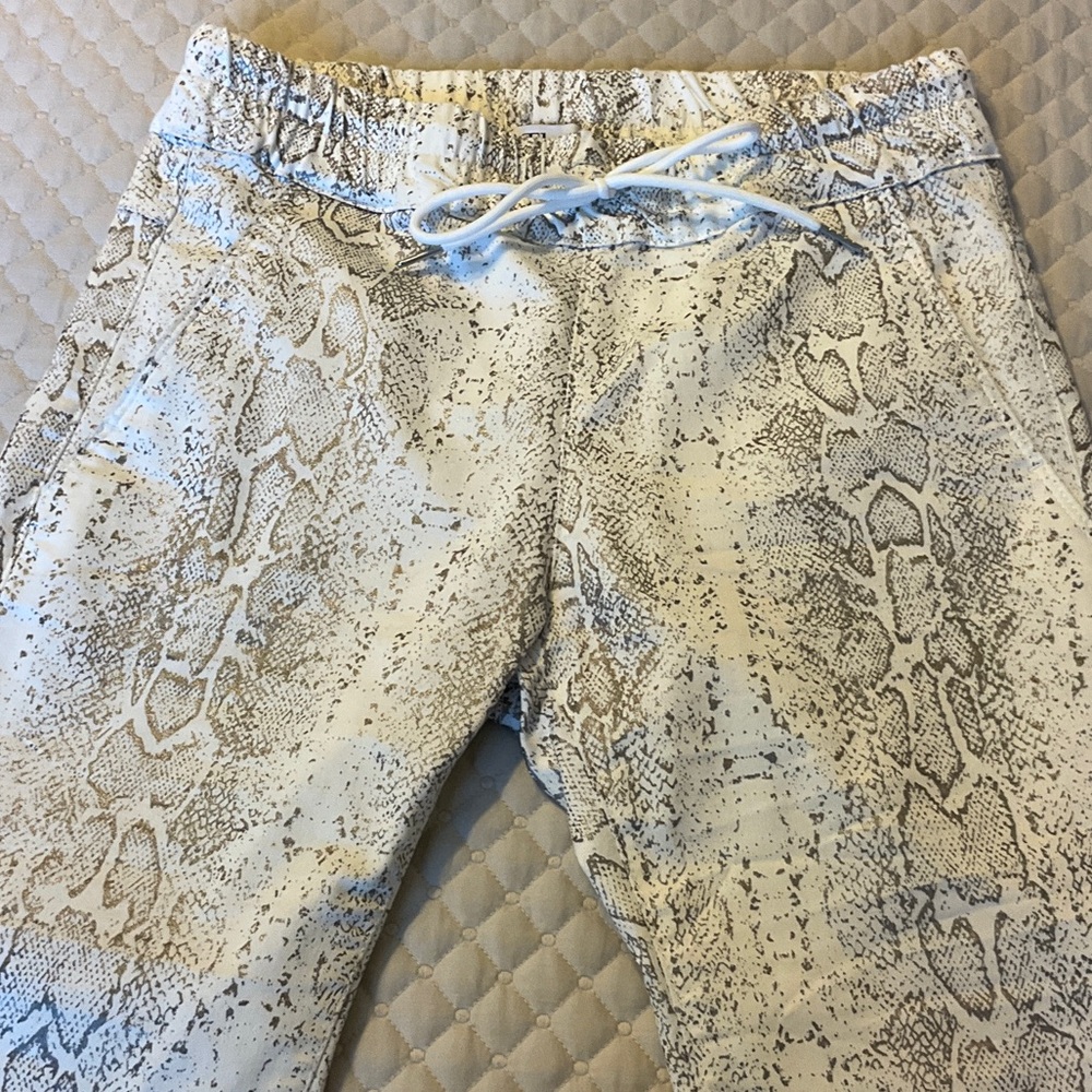Bevy Flog Shely High Rise Drawstring Pants - Picture 6 of 6